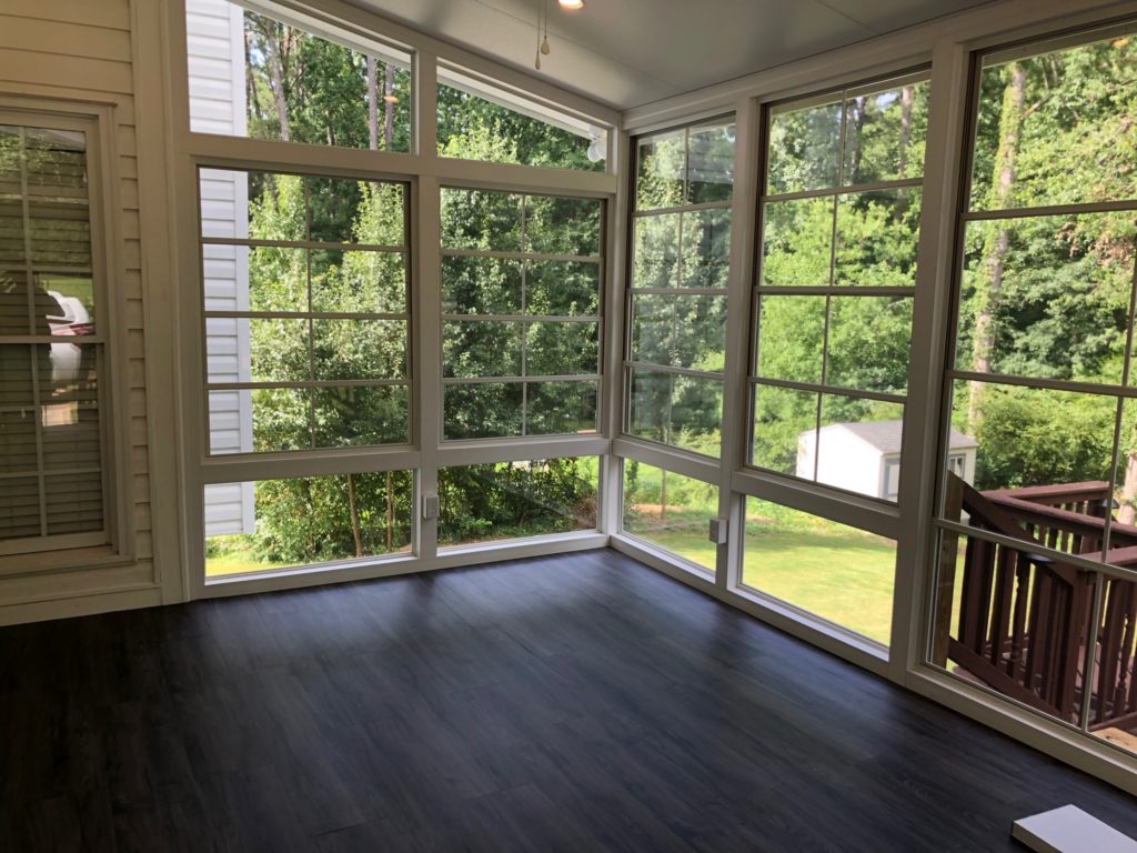 Benefits of Using V-series Windows for Your 3-season Room | Kool View