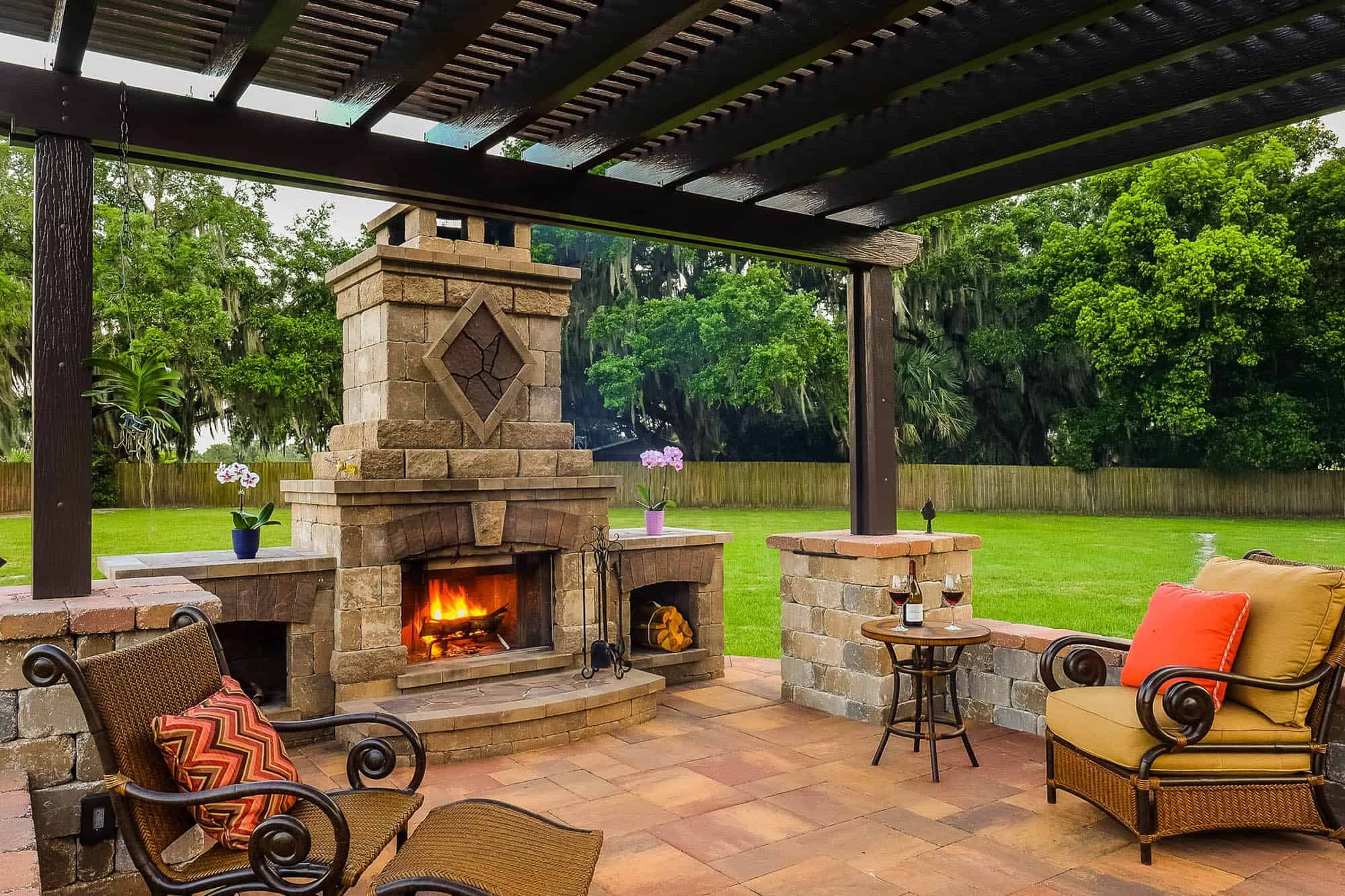The Difference Between Cedar Vinyl And Aluminum Pergolas Kool View